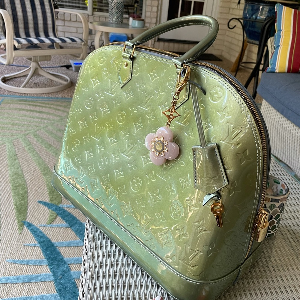 Louis Vuitton Alma Vernis